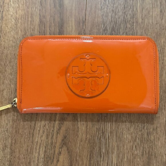 Tory Burch Patent Leather Continental Wallet - Picture 1 of 5